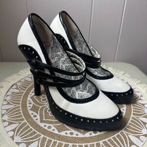 BORDELLO Women's Heels Two Tone Black & White Mary Jane Rockabilly SIZE 9